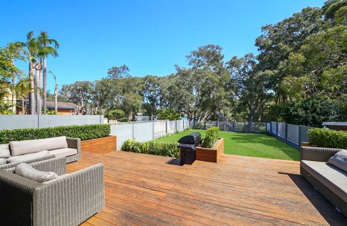 North Avoca House | Immaculate 4-bedroom Home, Minutes from the Beach