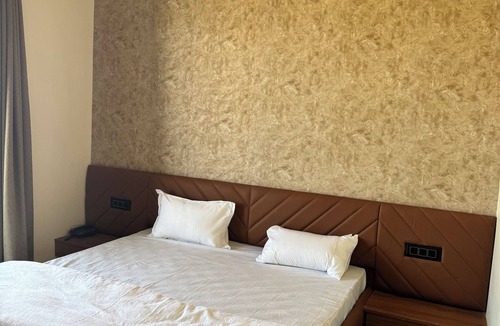 Mhow Hotel | Infinity Resort & Restaurant Inb