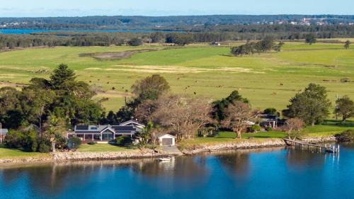 Comerong Island House | Island Oasis - Comerong Island
