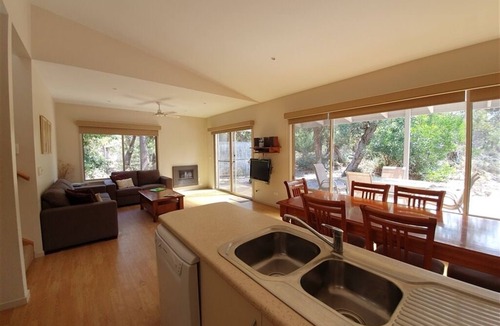 Forge Creek Apartment | Ivanhoe - 1 Nt(waterfront)