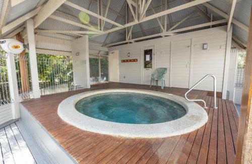 Forge Creek House | Ivanhoe - Waterfront Retreat
