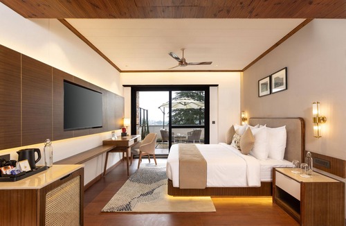 The Mall Road Hotel | jüSTa Hollow Oak, Mussoorie