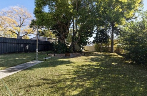 Cessnock Cottage | Jacaranda Cottage Hunter Valley - Only 5mins to Pokolbin & the Hunter Valley