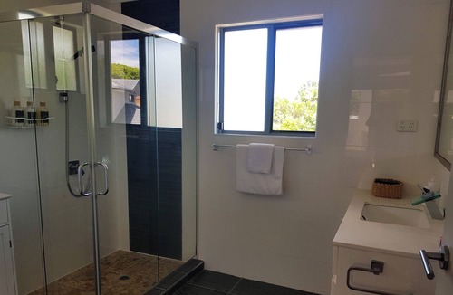 Caboolture South House | Jacaranda Lodge