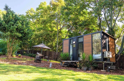Samford Valley House | Jacaranda Mews by Tiny Away