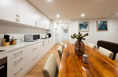 Ivanhoe Apartment | Jasandro Ivanhoe Base 19