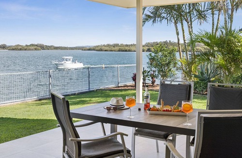 Yamba House | Jeffery River Retreat - Private Pontoon Paradise - Holiday Yamba