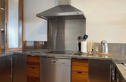 Coffs Harbour House | Jetty Boatsheds Luxury Town Home with a View