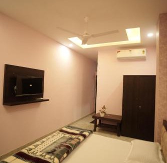 Khatu Hotel | Jiwaji Palace