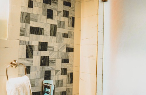 Sector 39 Hotel | JK Suites