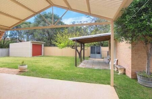 Abbey House | Just Beachy- Large yard, BBQ, WIFI