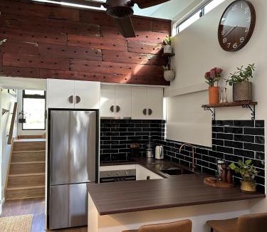 Flaxman Valley Villa | Kaiser Ridge - eco stay