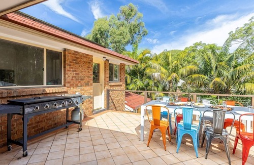 Salamander Bay House | Kanimbla House 15 Kanimbla Dr - air con, WiFi and pet friendly
