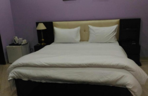 Greater Noida Hotel | Kapoor Residency