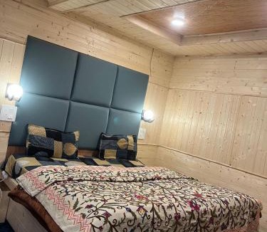 Laripora House | Kashmir cottage