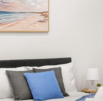 Kensington House | Kensington Double Room - Central & Affordable - Shared Bathroom & Kitchen