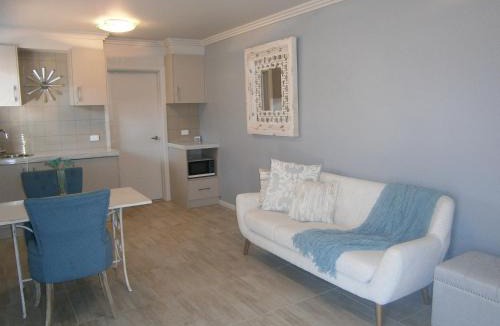 Leeton Hotel | Kindred Studio Apartments