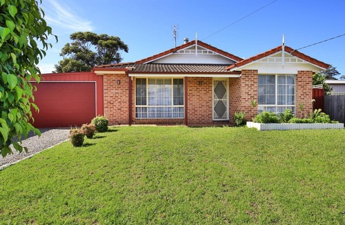 Sanctuary Point House | Kingfisher - Pet-Friendly - 10 Min Walk to Beach
