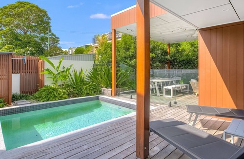 Coolangatta House | Kirra Bliss - Luxurious and Modern Beach House