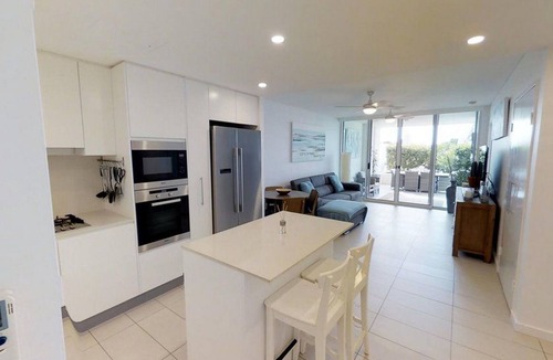 Coolangatta Hotel | Kirra Surf Apartments