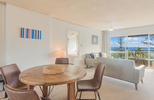 Coolangatta Apartment | Kooringal Unit 24 Located right on Greenmount beachfront with ocean views