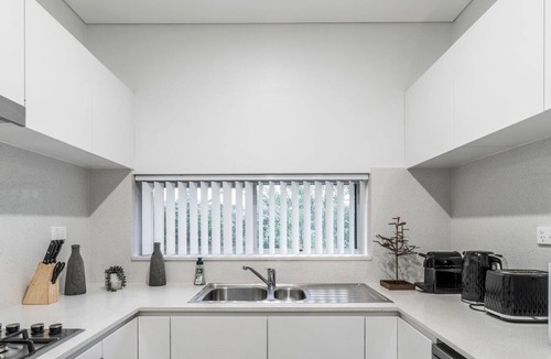 Homebush West Apartment | KozyGuru | Homebush West | 3 Bedroom Apt+Parking