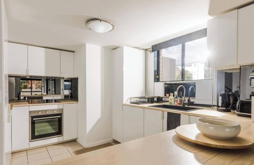 Homebush West Apartment | KozyGuru | Homebush West | Modern 2R Apt + Parking