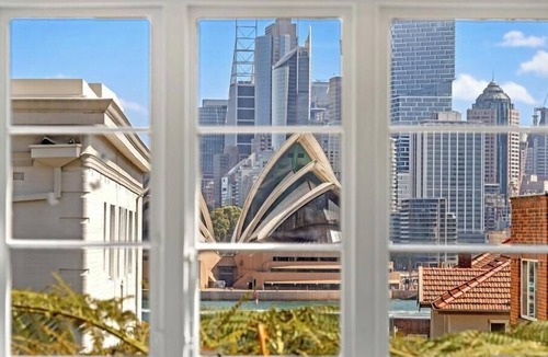 Kirribilli Apartment | KozyGuru | Kirribilli | Opera House View 2 Bed Apt