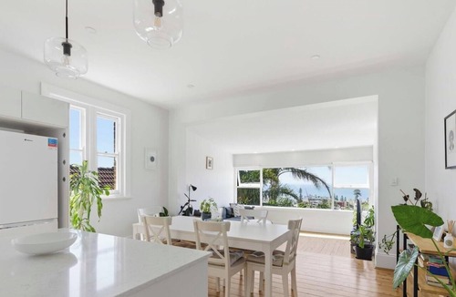 Manly Apartment | KozyGuru | Manly | Top-Floor Panoramic Seaview Gem