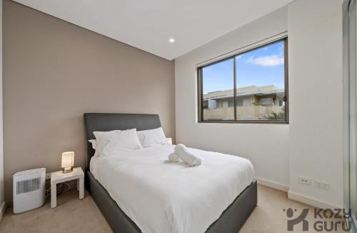 Roseville Apartment | KozyGuru | Roseville | Modern Leafy Retreat