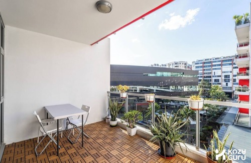 Waterloo Apartment | KozyGuru | Waterloo| Modern 2Level 2BR Apt Parking