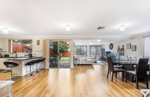 West Hoxton House | KozyGuru | West Hoxton | Spacious 7-Person Home