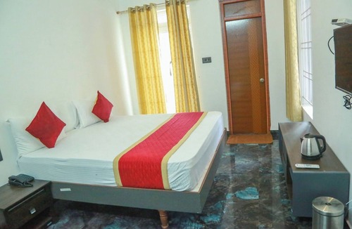Yercaud Hotel | LA FLORA GEMSTONE RESORTS