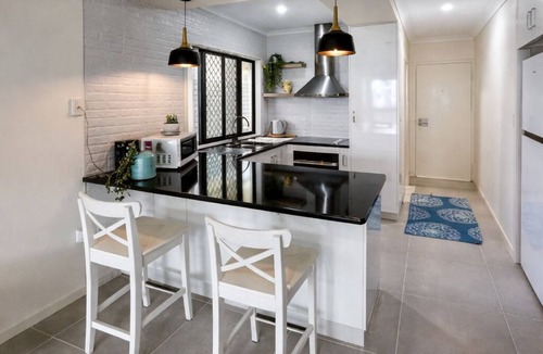 Dolphin Heads House | La Plage Cabane - stay by the Beach
