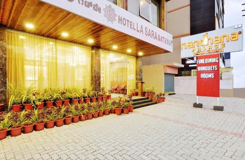 Bommasandra Hotel | La Sara Gateway
