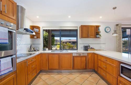 Broadbeach Waters House | La Vida