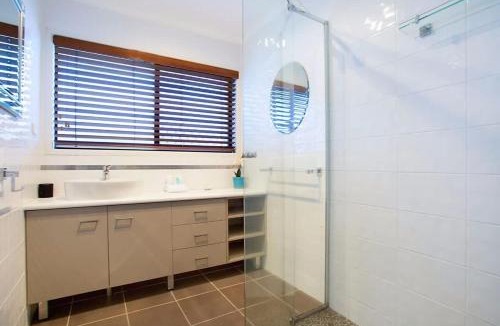 Broadbeach Waters House | La Vida