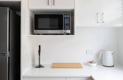 East Corrimal House | Lagoon House Private Pool Pet friendly