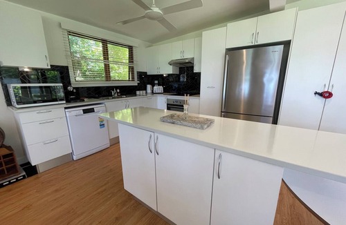 Brightwaters Apartment | Lake House Escape in Beautiful Brightwaters