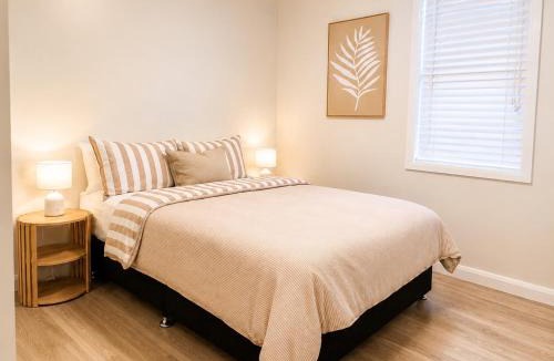 Belmont North House | Lake Macquarie Getaway - 3BR - Deck - Games Room