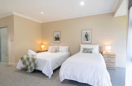 Morisset Apartment | Lake Macquarie Manor
