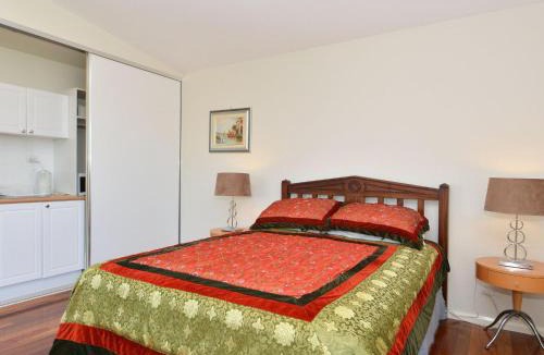 Morisset Park Apartment | Lake Macquaries' Edgewater Studio at Morisset Memories