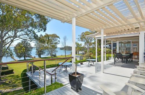 Morisset Park House | Lake Macquaries' Edgewater Escape at Morisset Memories