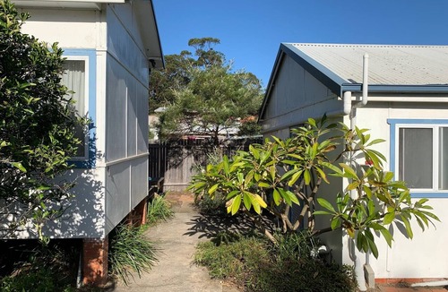 Lake Tabourie House | Lakefront Beach House