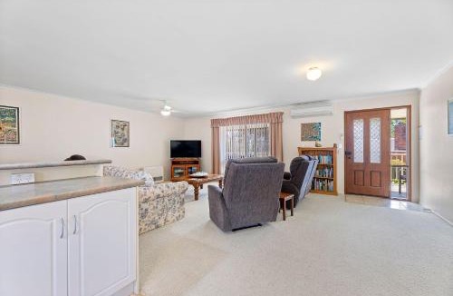 Dalmeny Apartment | Lakesea Unit on Mort
