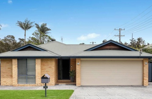 Oak Flats House | Lakeside Haven