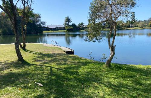 Yamba House | Lakeside Riverfront Yamba 1-2 Small Pet Friendly