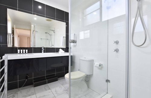 Fishing Point House | Lakeview Oasis with Panoramic Waterfront Views at Fishing Point