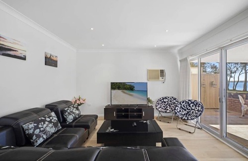 Budgewoi House | Lakeview Tranquility Budgewoi