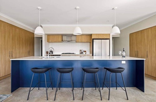 Wilyabrup House | Lang Chalet Vineyard Bliss on the Waterfront